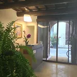 Bed & Breakfast Borgoleoni 18 - And Breakfast 2*