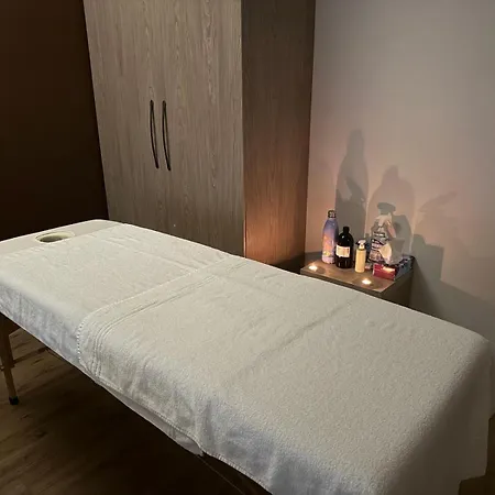 Borgoleoni 18 - And Breakfast فندق مبيت وإفطار فيرّارا