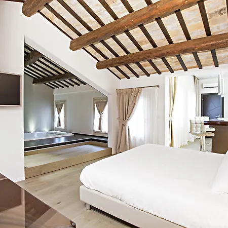 فندق مبيت وإفطار Borgoleoni 18 - And Breakfast فيرّارا