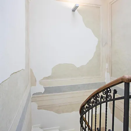 Borgoleoni 18 - And Breakfast 2*