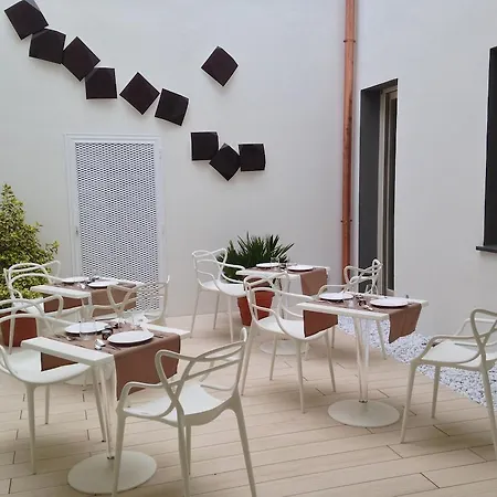 Borgoleoni 18 - And Breakfast Ferrara