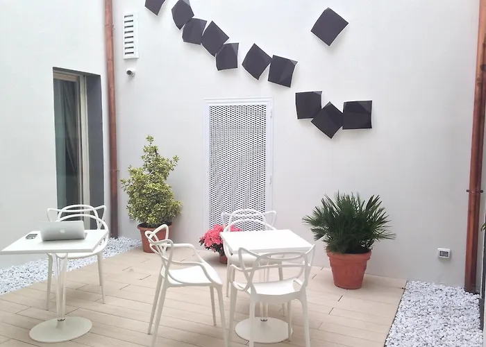 Nocleg ze śniadaniem Borgoleoni 18 - And Breakfast 2*