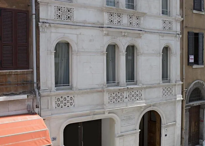 Bed & Breakfast Borgoleoni 18 - And Breakfast